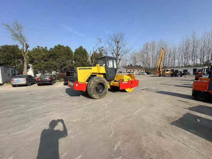 Used Dynapac CA301 Vibratory Roller with Less Working Time and Superior Performance Used Dynapac 251d/301D Roller for Sale - Asfaltwals: afbeelding 5 Used Dynapac CA301 Vibratory Roller with Less Working Time and Superior Performance Used Dynapac 251d/301D Roller for Sale - Asfaltwals: afbeelding 5