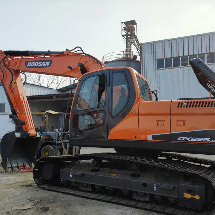 Used Excavator Doosan DX225LC-9 Excavators Mini Equipment Earth Moving Machinery Doosan Digger Excavator for Sale - Rupsgraafmachine: afbeelding 3 Used Excavator Doosan DX225LC-9 Excavators Mini Equipment Earth Moving Machinery Doosan Digger Excavator for Sale - Rupsgraafmachine: afbeelding 3