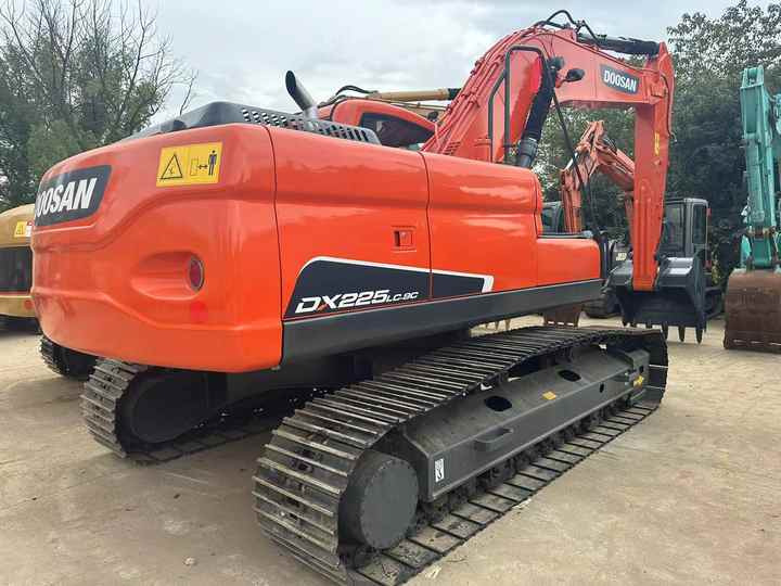 Used Excavator Doosan DX225LC-9 Excavators Mini Equipment Earth Moving Machinery Doosan Digger Excavator for Sale - Rupsgraafmachine: afbeelding 3 Used Excavator Doosan DX225LC-9 Excavators Mini Equipment Earth Moving Machinery Doosan Digger Excavator for Sale - Rupsgraafmachine: afbeelding 3