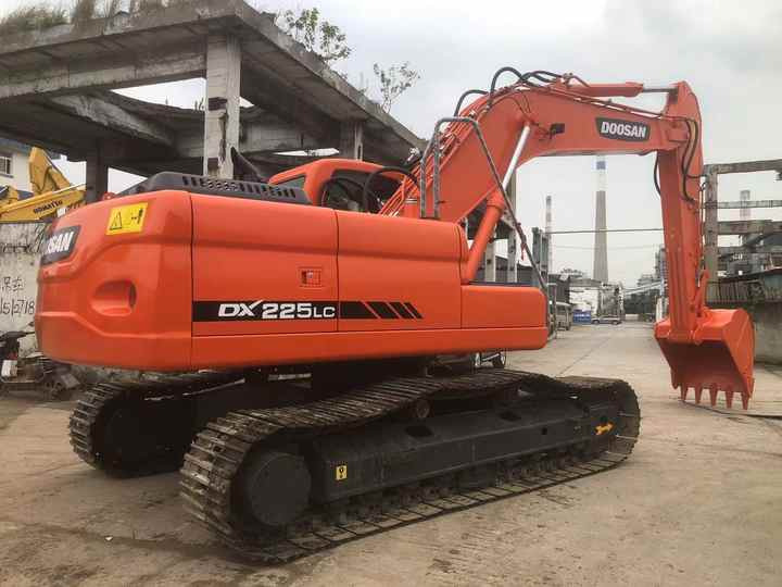 Used Excavator Doosan DX225LC Excavators Mini Equipment Earth Moving Machinery Doosan Digger Excavator for Sale - Rupsgraafmachine: afbeelding 2 Used Excavator Doosan DX225LC Excavators Mini Equipment Earth Moving Machinery Doosan Digger Excavator for Sale - Rupsgraafmachine: afbeelding 2