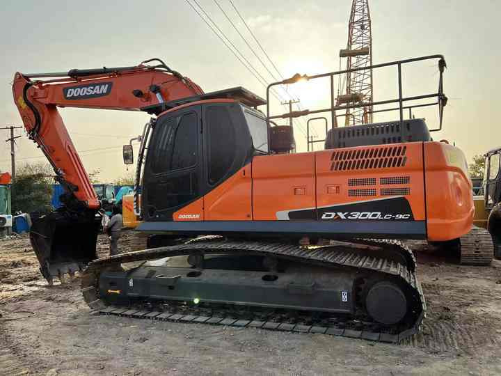 Used Excavator Doosan DX300 Excavators Mini Equipment Moving Machinery Doosan Digger Excavator for Sale - Rupsgraafmachine: afbeelding 1 Used Excavator Doosan DX300 Excavators Mini Equipment Moving Machinery Doosan Digger Excavator for Sale - Rupsgraafmachine: afbeelding 1