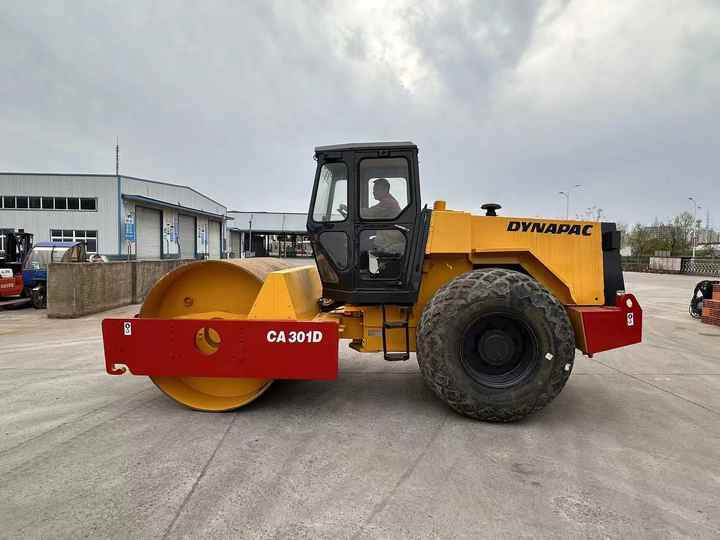 Used Hotsale Second hand high quality DYUAPAC 301D - Asfaltwals: afbeelding 2 Used Hotsale Second hand high quality DYUAPAC 301D - Asfaltwals: afbeelding 2