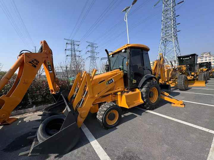 Used Hydraulic Backhoe Loader JCB3CX 7t in Good Condition Cheap Price in Stock Jcb 3cx 4cx 4cx Loader in Hefei for Sale - Graaflaadmachine: afbeelding 5 Used Hydraulic Backhoe Loader JCB3CX 7t in Good Condition Cheap Price in Stock Jcb 3cx 4cx 4cx Loader in Hefei for Sale - Graaflaadmachine: afbeelding 5