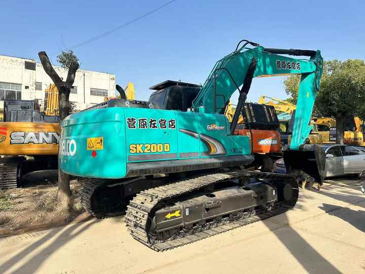 Used Japan Kobelco SK200-8 Crawler Excavator New Arrival Earth-moving Machine for Sale - Graafmachine: afbeelding 4 Used Japan Kobelco SK200-8 Crawler Excavator New Arrival Earth-moving Machine for Sale - Graafmachine: afbeelding 4