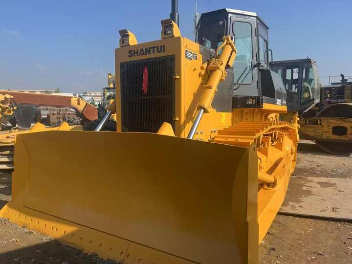 Used Shantui SD22 Crawler Bulldozer Low Price Running Working Condition for Sale SD16/SD22/SD32 in Stock - Bulldozer: afbeelding 5 Used Shantui SD22 Crawler Bulldozer Low Price Running Working Condition for Sale SD16/SD22/SD32 in Stock - Bulldozer: afbeelding 5