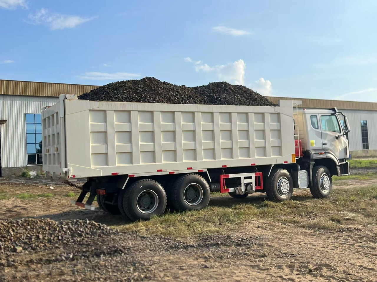 HOWO Used Dump Truck8*4 6*4 - Vrachtwagen: afbeelding 5 HOWO Used Dump Truck8*4 6*4 - Vrachtwagen: afbeelding 5