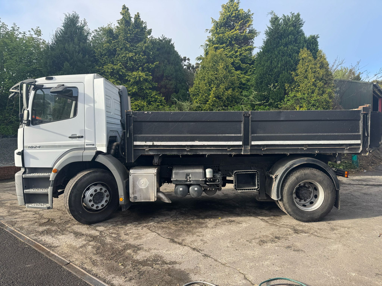 MERCEDES-BENZ Axor 1823 - Kipper vrachtwagen: afbeelding 5 MERCEDES-BENZ Axor 1823 - Kipper vrachtwagen: afbeelding 5