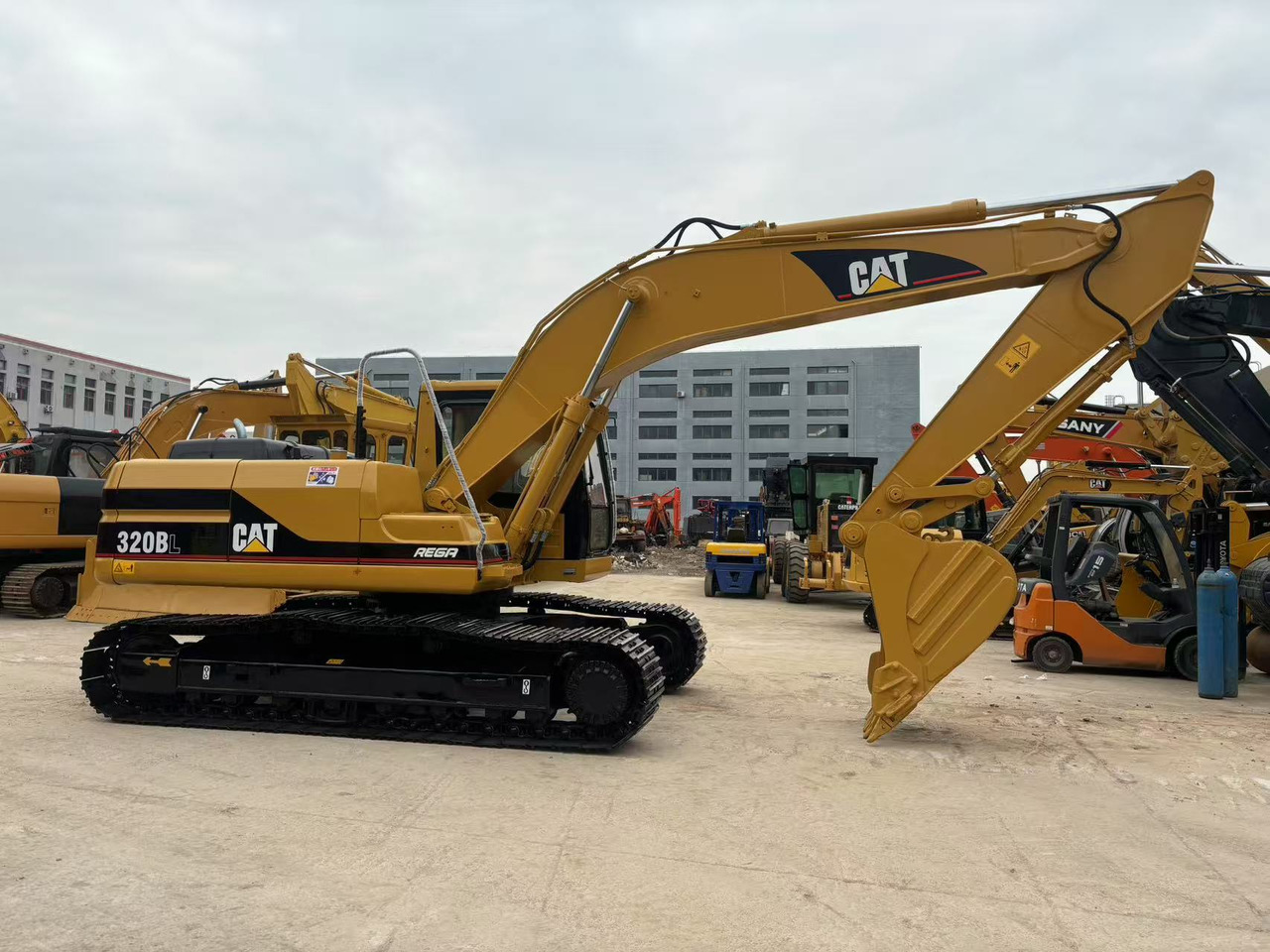 CATERPILLAR 320BL - Rupsgraafmachine: afbeelding 5 CATERPILLAR 320BL - Rupsgraafmachine: afbeelding 5
