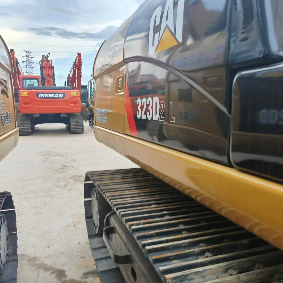CATERPILLAR 323D - Rupsgraafmachine: afbeelding 4 CATERPILLAR 323D - Rupsgraafmachine: afbeelding 4