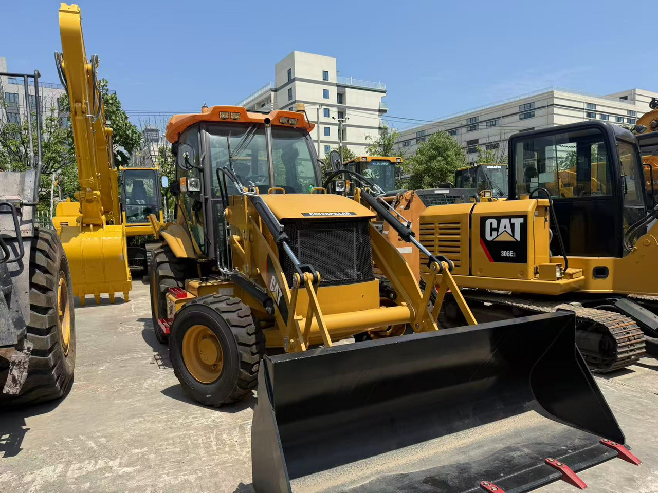 CATERPILLAR 420F - Graaflaadmachine: afbeelding 2 CATERPILLAR 420F - Graaflaadmachine: afbeelding 2