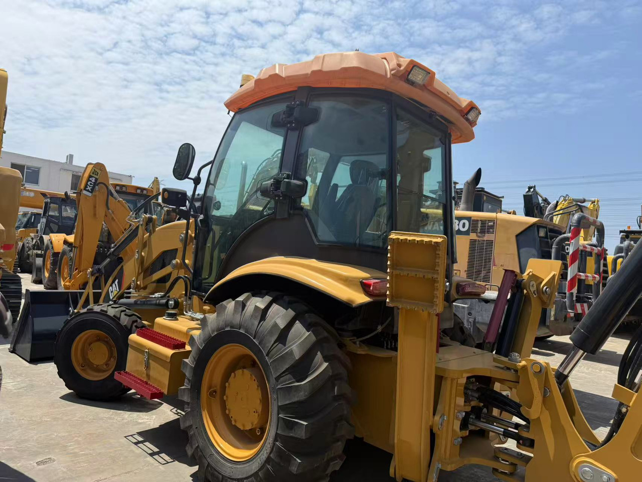 CATERPILLAR 420F - Graaflaadmachine: afbeelding 4 CATERPILLAR 420F - Graaflaadmachine: afbeelding 4