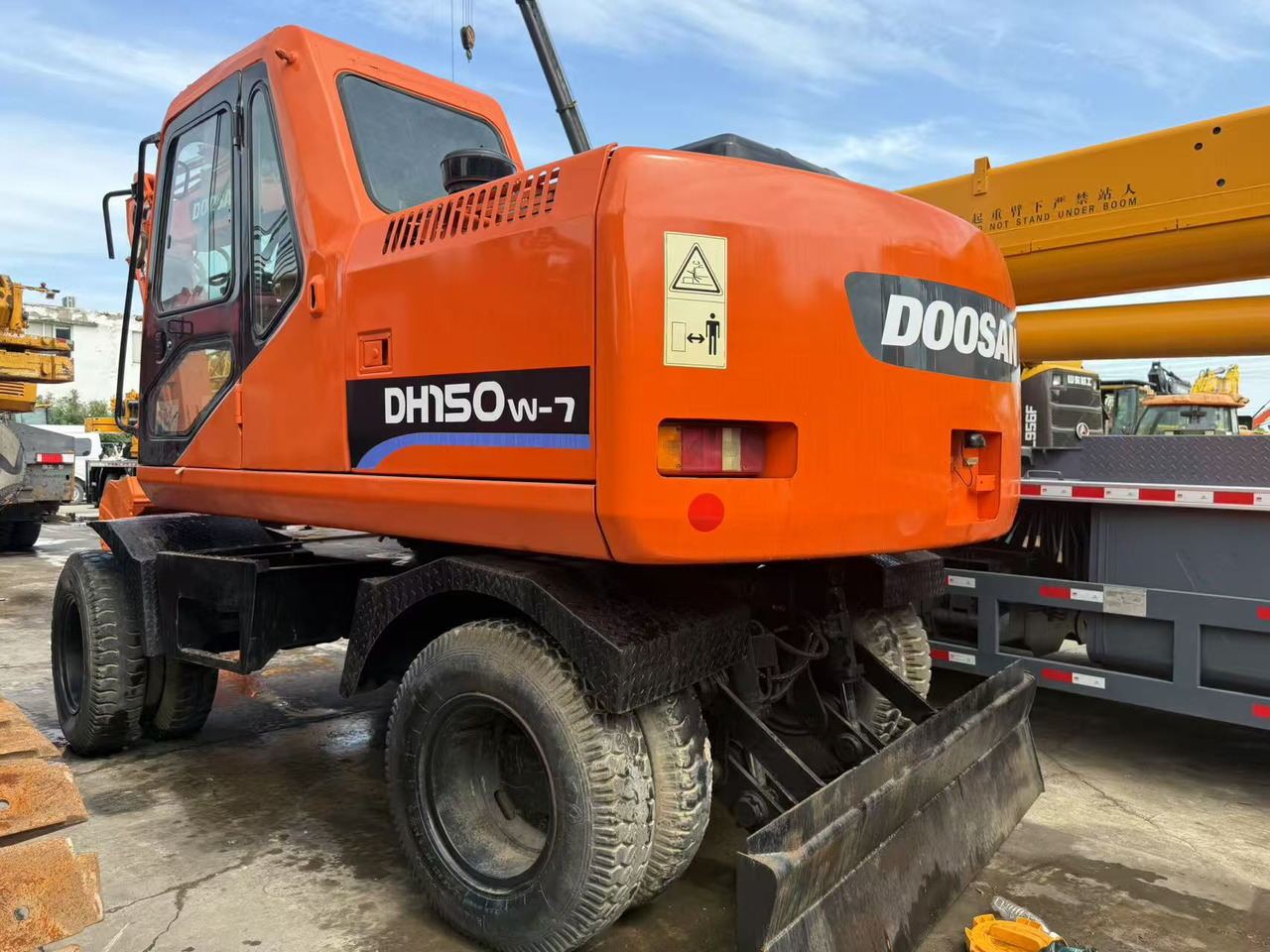 DOOSAN DH150W-7 - Mobiele graafmachine: afbeelding 3 DOOSAN DH150W-7 - Mobiele graafmachine: afbeelding 3