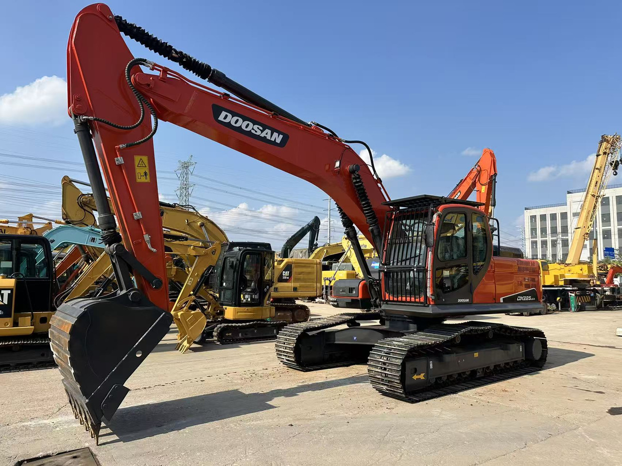 DOOSAN DX225LCA - Rupsgraafmachine: afbeelding 1 DOOSAN DX225LCA - Rupsgraafmachine: afbeelding 1