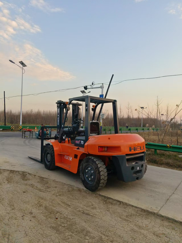 HELI 7-ton - Diesel heftruck: afbeelding 1 HELI 7-ton - Diesel heftruck: afbeelding 1