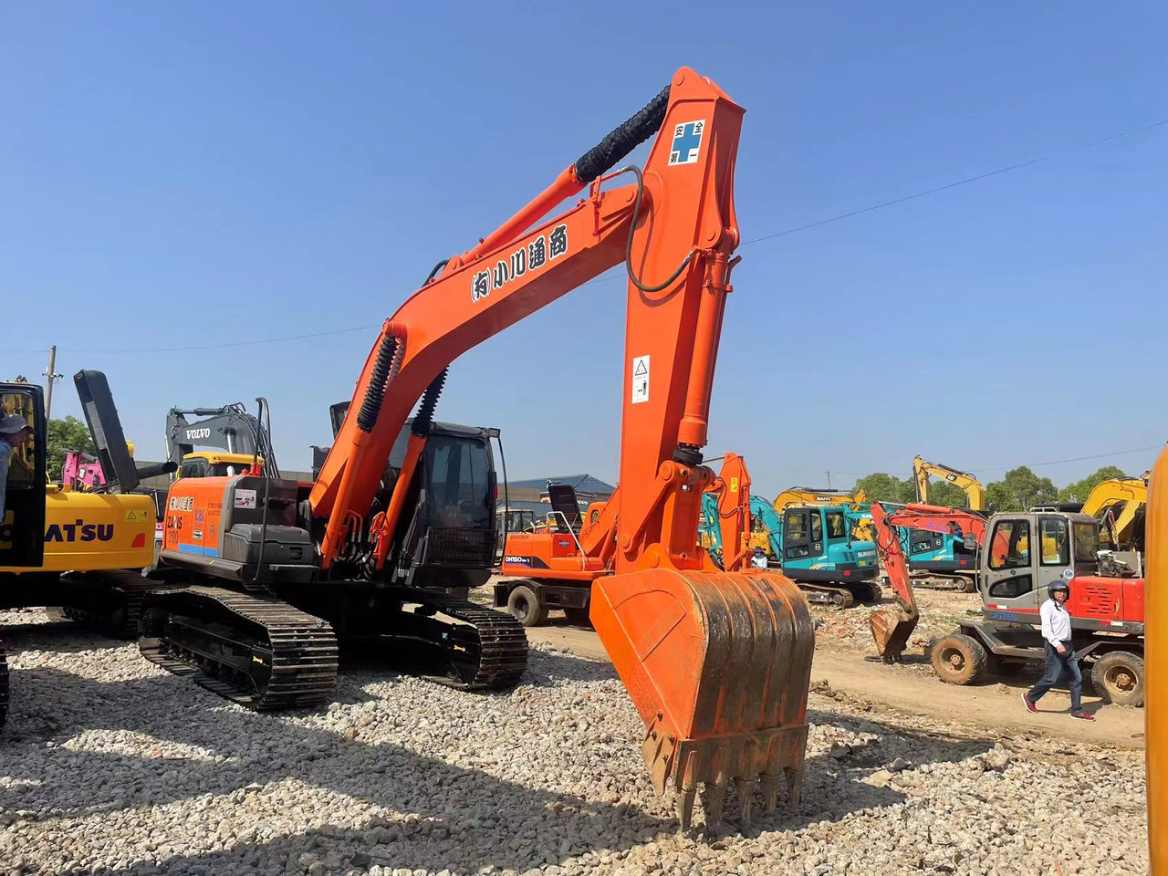HITACHI ZX200-3 - Rupsgraafmachine: afbeelding 2 HITACHI ZX200-3 - Rupsgraafmachine: afbeelding 2