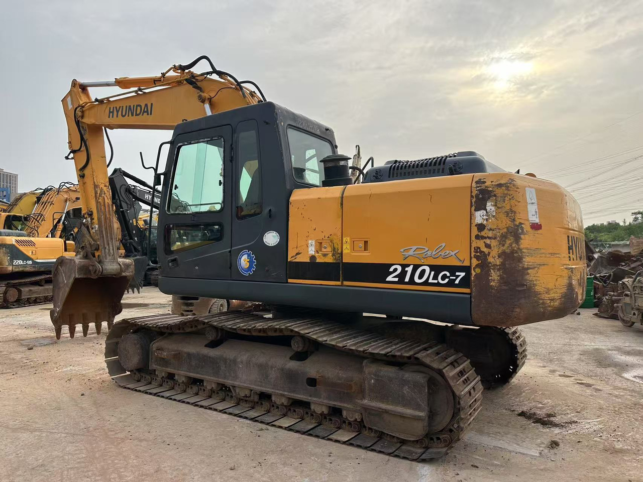 HYUNDAI R210LC-7 - Rupsgraafmachine: afbeelding 1 HYUNDAI R210LC-7 - Rupsgraafmachine: afbeelding 1