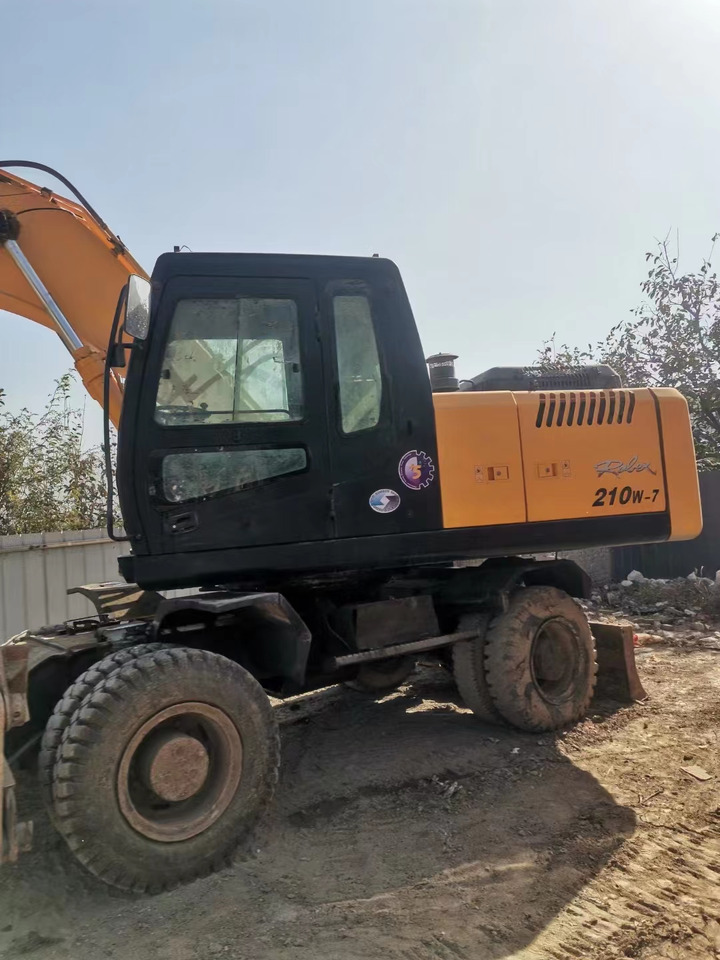 HYUNDAI R210W-7 - Mobiele graafmachine: afbeelding 1 HYUNDAI R210W-7 - Mobiele graafmachine: afbeelding 1