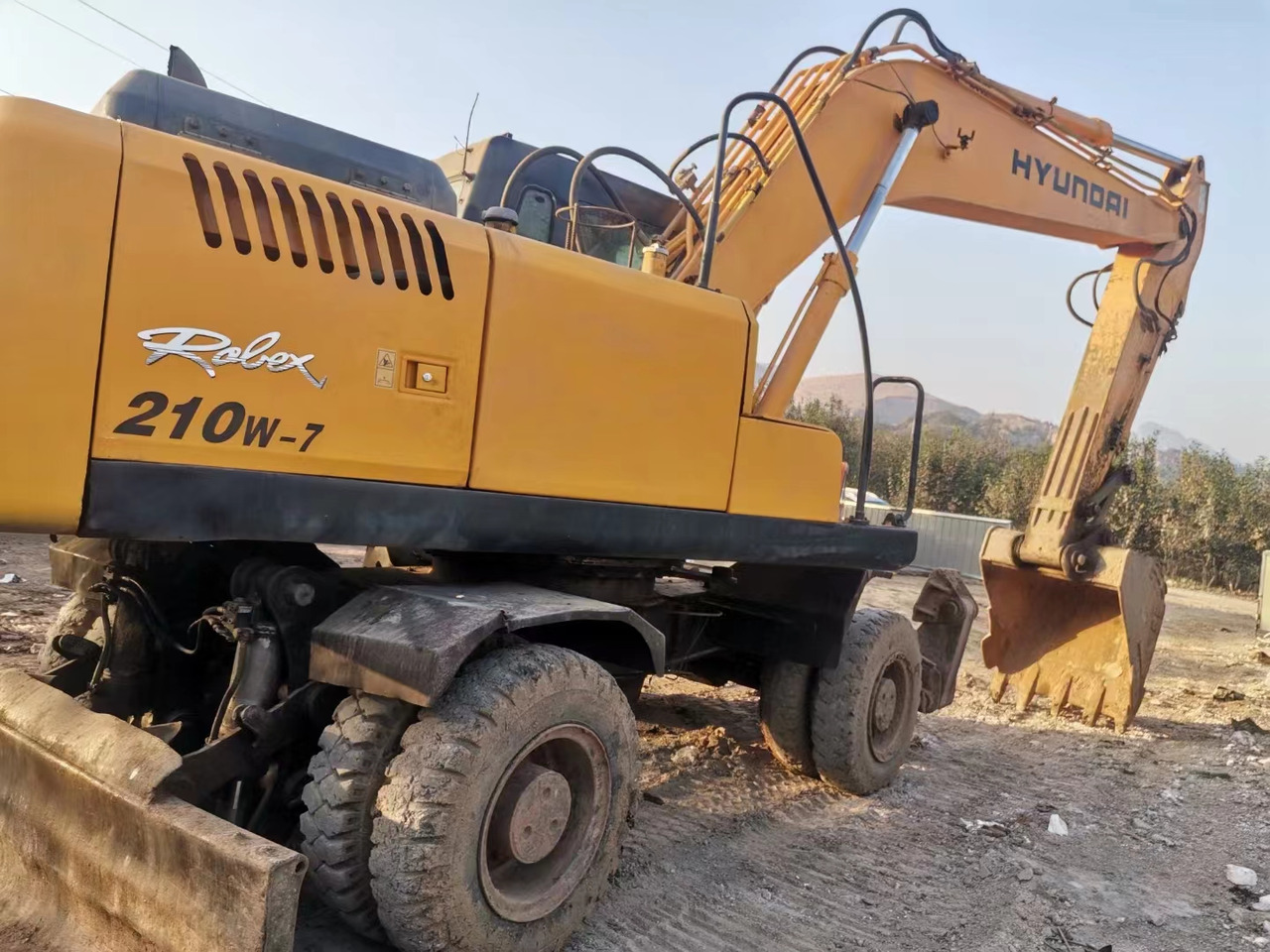 HYUNDAI R210W-7 - Mobiele graafmachine: afbeelding 3 HYUNDAI R210W-7 - Mobiele graafmachine: afbeelding 3