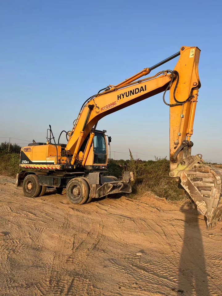 HYUNDAI R210W-9 - Mobiele graafmachine: afbeelding 4 HYUNDAI R210W-9 - Mobiele graafmachine: afbeelding 4