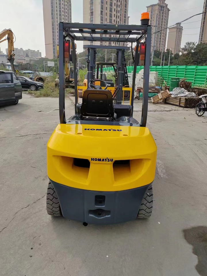 KOMATSU 3-ton - Diesel heftruck: afbeelding 2 KOMATSU 3-ton - Diesel heftruck: afbeelding 2
