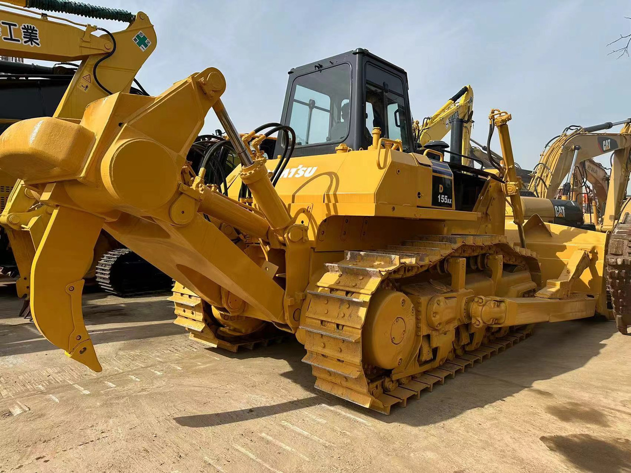 KOMATSU D155A-5 - Bulldozer: afbeelding 1 KOMATSU D155A-5 - Bulldozer: afbeelding 1