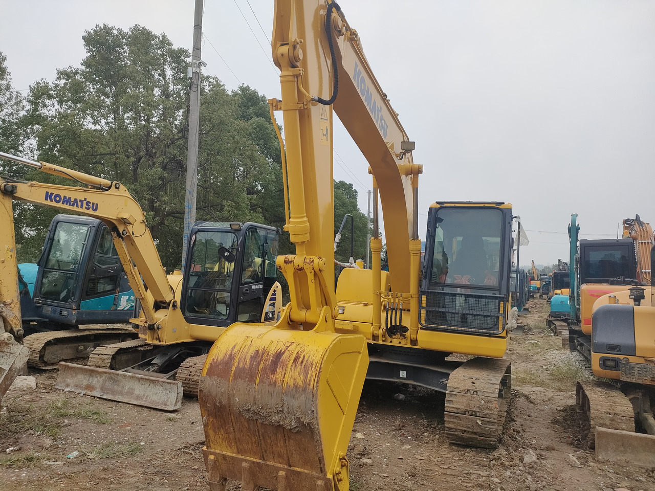 KOMATSU PC130-7 - Mobiele graafmachine: afbeelding 3 KOMATSU PC130-7 - Mobiele graafmachine: afbeelding 3