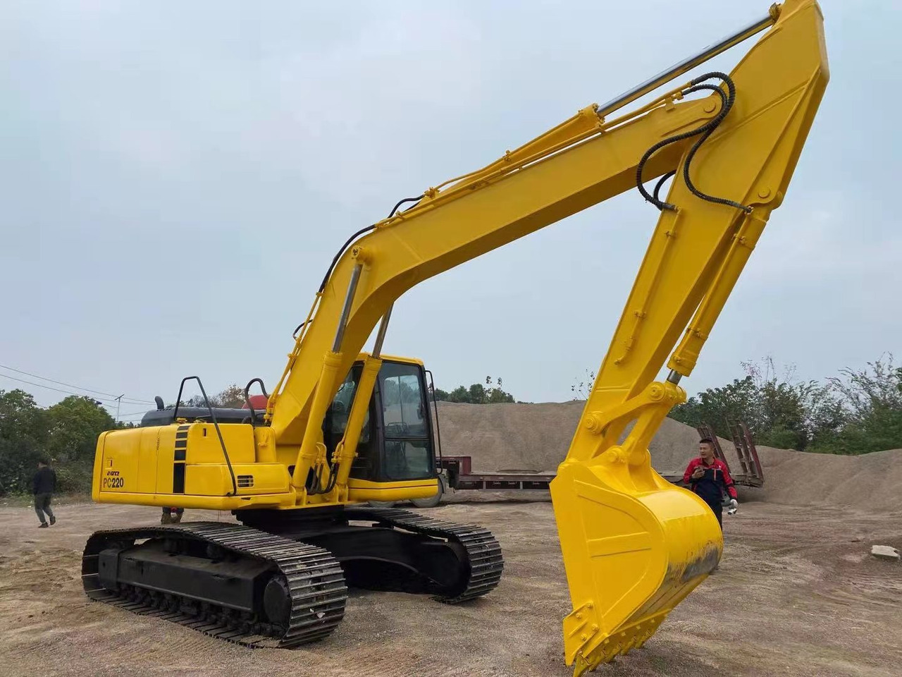 KOMATSU PC220-6 - Rupsgraafmachine: afbeelding 4 KOMATSU PC220-6 - Rupsgraafmachine: afbeelding 4
