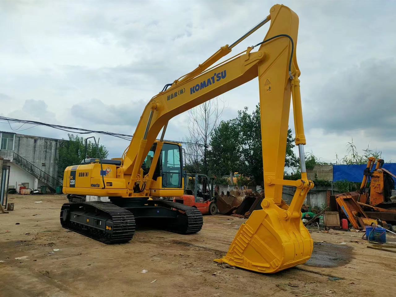 KOMATSU PC220-7 - Rupsgraafmachine: afbeelding 4 KOMATSU PC220-7 - Rupsgraafmachine: afbeelding 4