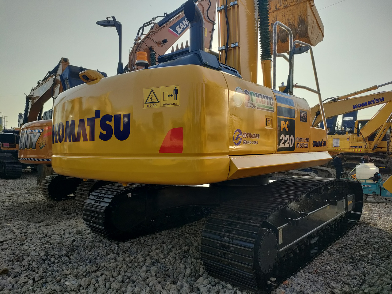 KOMATSU PC220-8 - Rupsgraafmachine: afbeelding 2 KOMATSU PC220-8 - Rupsgraafmachine: afbeelding 2