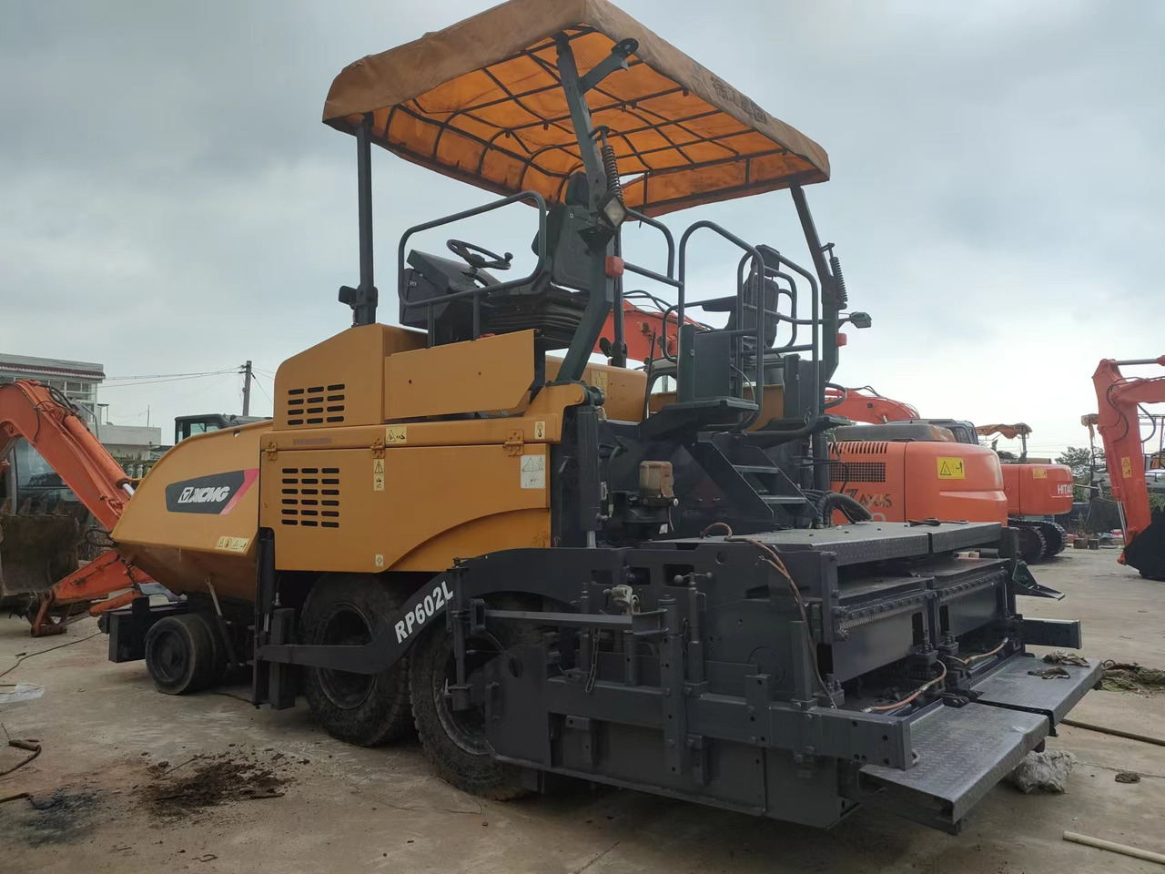 XCMG RP602 - Asfaltafwerkmachine: afbeelding 1 XCMG RP602 - Asfaltafwerkmachine: afbeelding 1