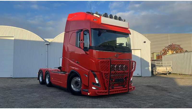 Volvo FH 16.750 FH 16 6x4 - Trekker: afbeelding 1 Volvo FH 16.750 FH 16 6x4 - Trekker: afbeelding 1