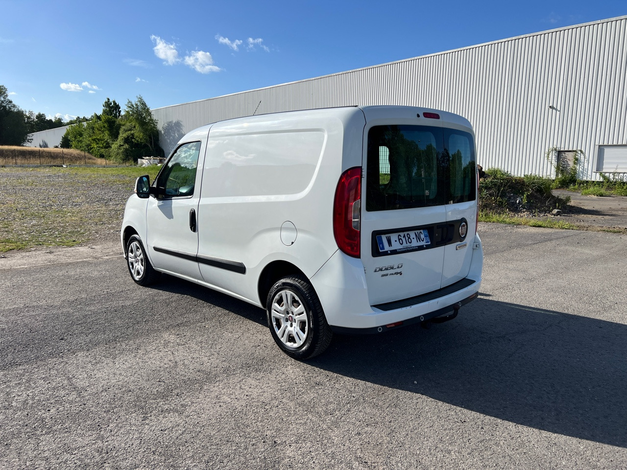 FIAT Doblo Multijet 1.3 95ch Utilitaire - Gesloten bestelwagen: afbeelding 2 FIAT Doblo Multijet 1.3 95ch Utilitaire - Gesloten bestelwagen: afbeelding 2