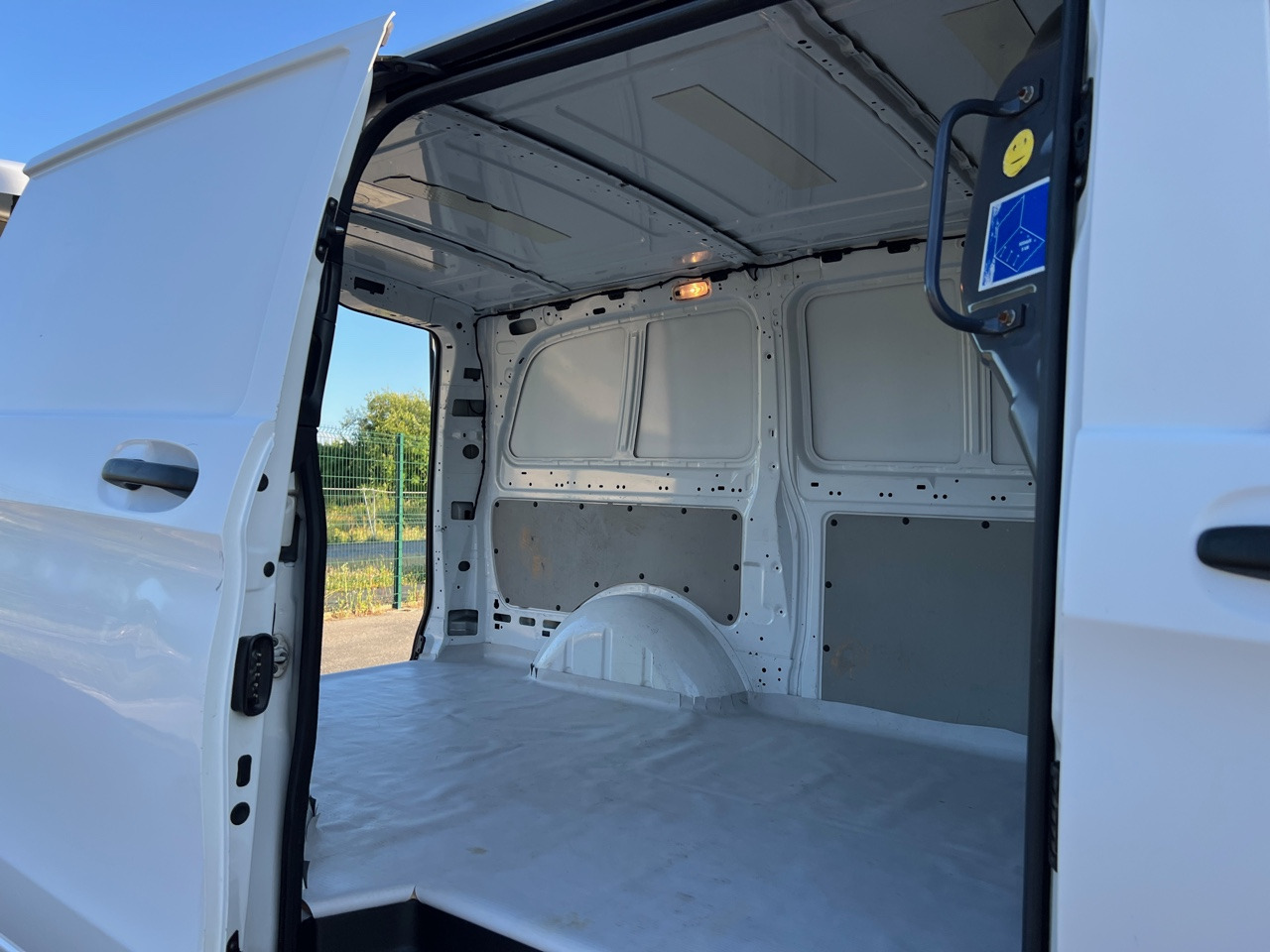 Gesloten bestelwagen MERCEDES-BENZ VITO 109 Fourgon 1.6 BlueTEC Long Utilitaire: afbeelding 36