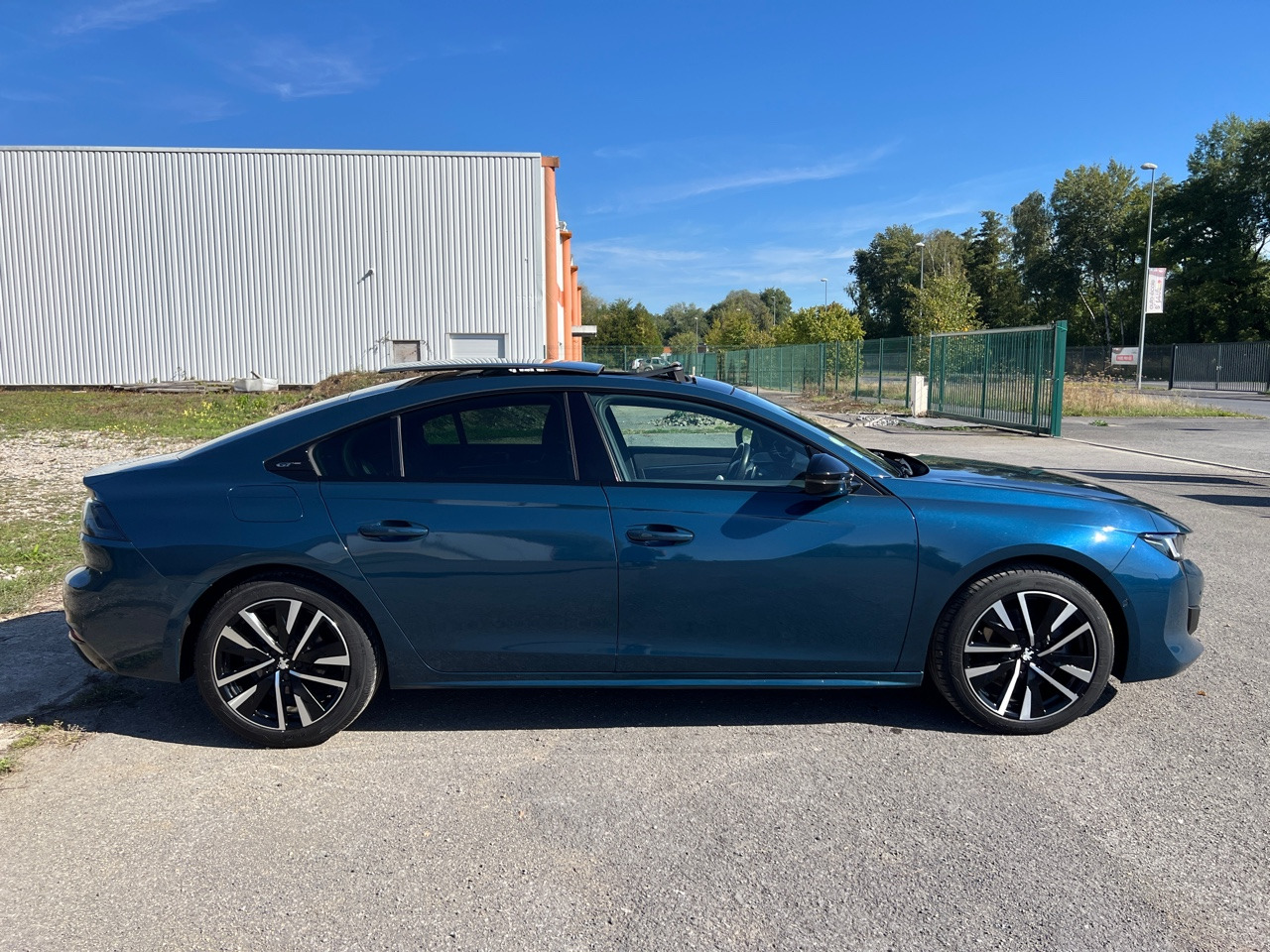 PEUGEOT 508 BlueHDi 180 ch S&S EAT8 GT - Sedan: afbeelding 2 PEUGEOT 508 BlueHDi 180 ch S&S EAT8 GT - Sedan: afbeelding 2