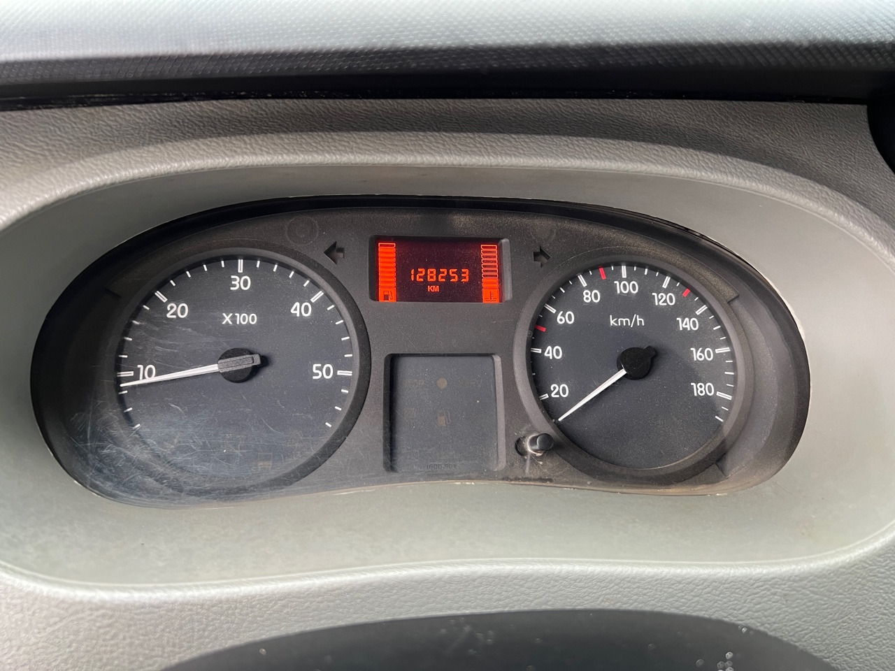 RENAULT Master Benne Double cabine DCi 120 7 Places - Kipper bestelwagen: afbeelding 4 RENAULT Master Benne Double cabine DCi 120 7 Places - Kipper bestelwagen: afbeelding 4