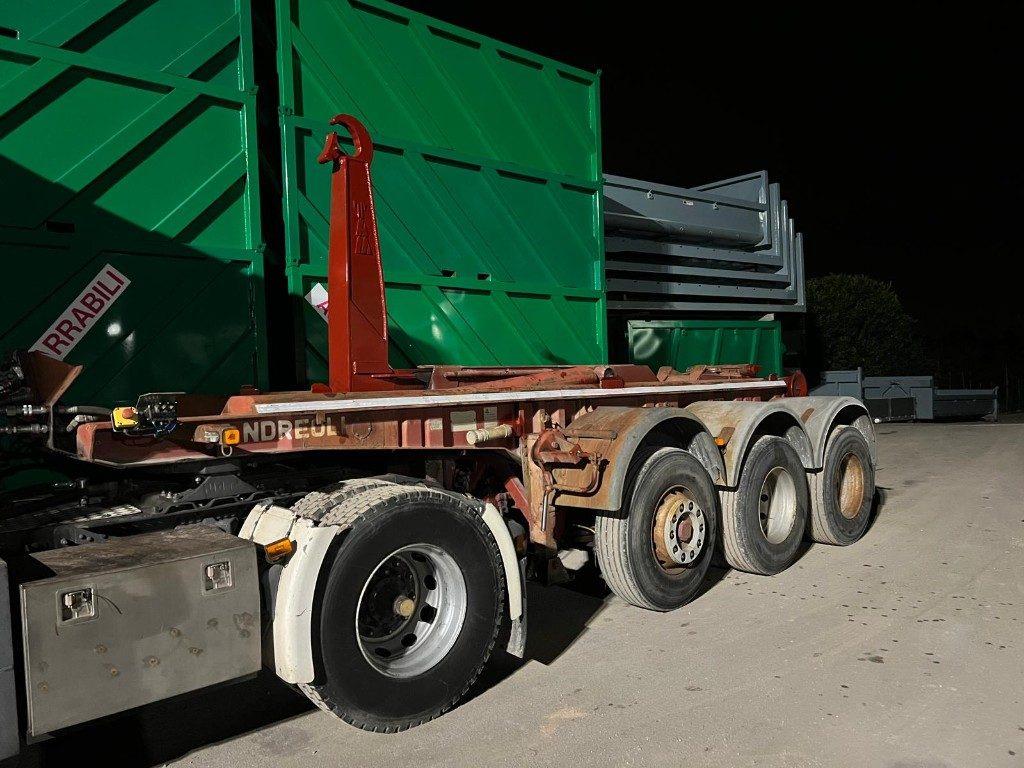 ANDREOLI SEMIRIMORCHIO ANDREOLI SCARRABILE - Haakarm/ Portaalarm aanhanger: afbeelding 1 ANDREOLI SEMIRIMORCHIO ANDREOLI SCARRABILE - Haakarm/ Portaalarm aanhanger: afbeelding 1