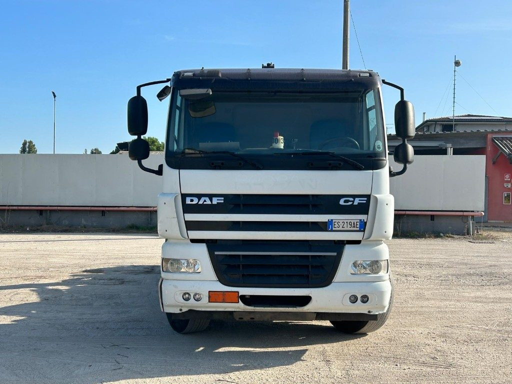DAF CF85 SCARRABILE - Haakarmsysteem vrachtwagen: afbeelding 2 DAF CF85 SCARRABILE - Haakarmsysteem vrachtwagen: afbeelding 2