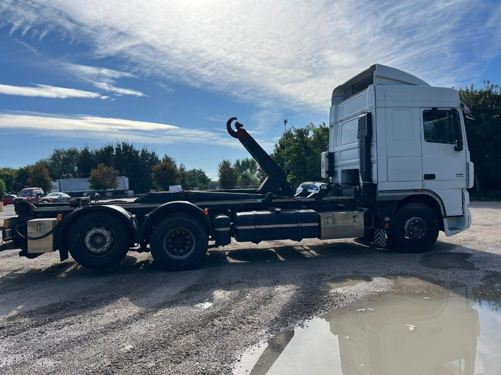 DAF XF530 SCARRABILE - Haakarmsysteem vrachtwagen: afbeelding 5 DAF XF530 SCARRABILE - Haakarmsysteem vrachtwagen: afbeelding 5