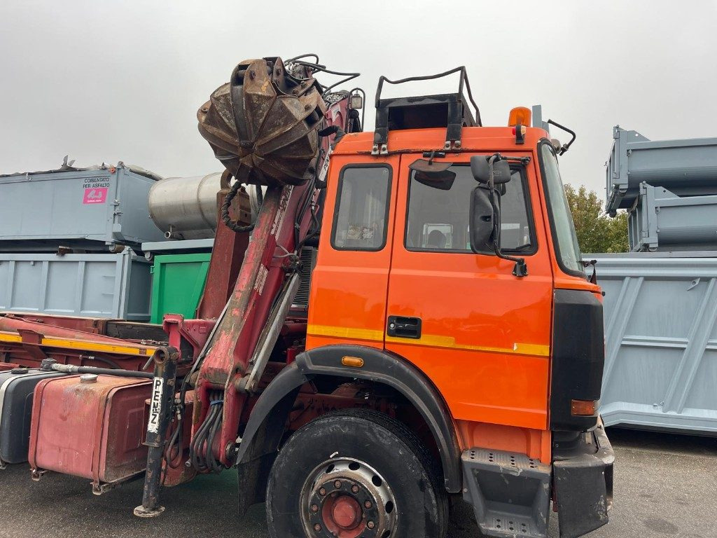 IVECO 190E26 SCARRABILE CON GRU PENZ E POLIPO - Haakarmsysteem vrachtwagen: afbeelding 5 IVECO 190E26 SCARRABILE CON GRU PENZ E POLIPO - Haakarmsysteem vrachtwagen: afbeelding 5