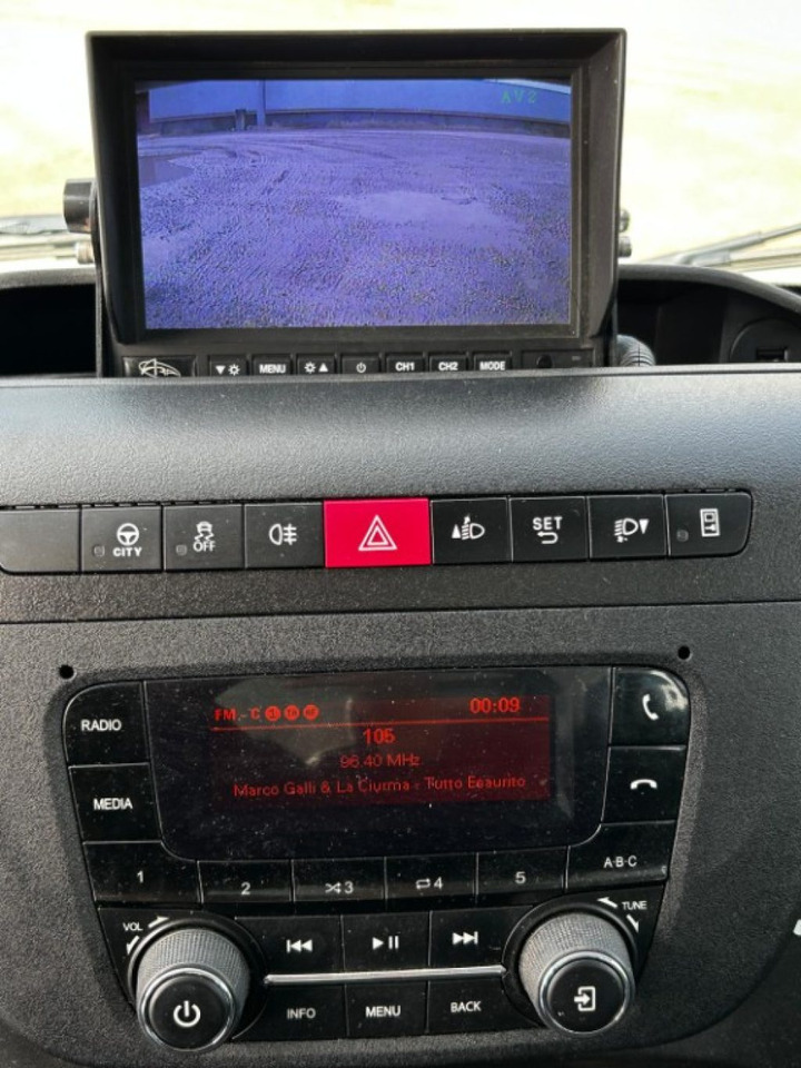 Kipper bestelwagen IVECO DAILY 35.140 RIBALTABILE: afbeelding 14 Kipper bestelwagen IVECO DAILY 35.140 RIBALTABILE: afbeelding 14