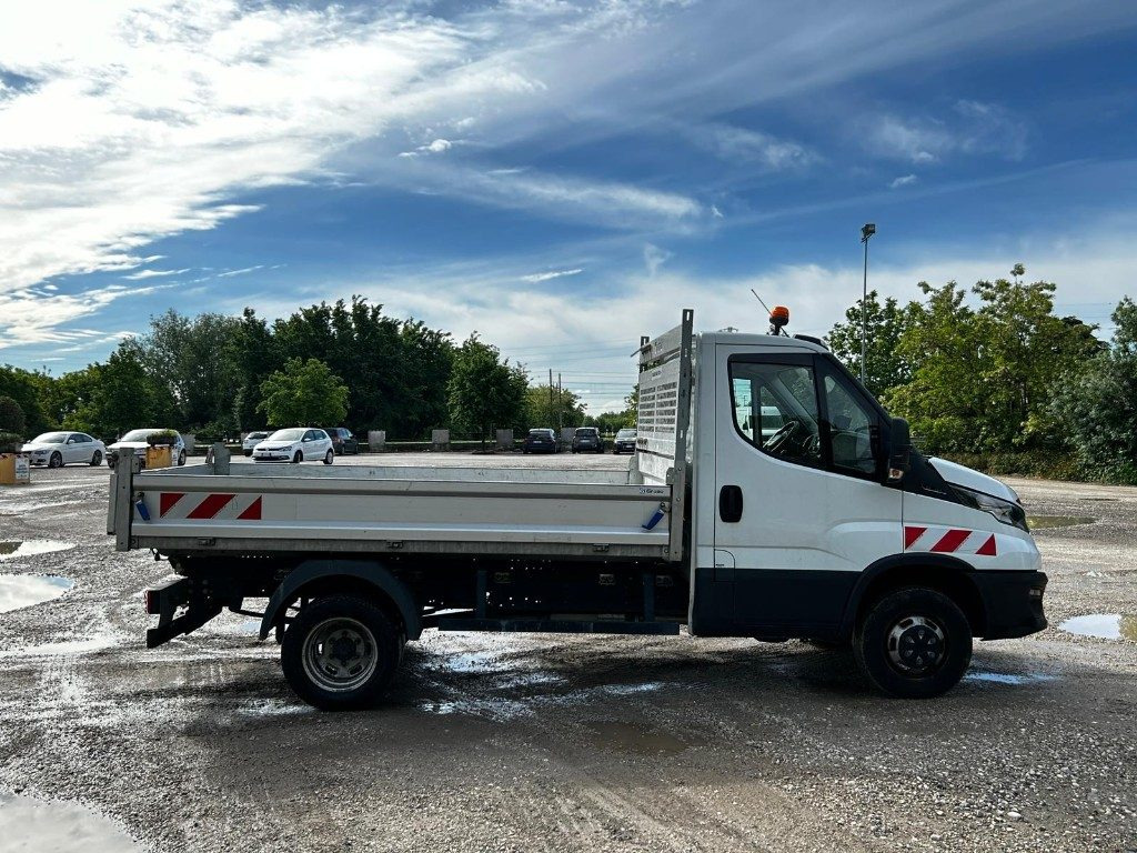 Kipper bestelwagen IVECO DAILY 35.140 RIBALTABILE: afbeelding 6 Kipper bestelwagen IVECO DAILY 35.140 RIBALTABILE: afbeelding 6