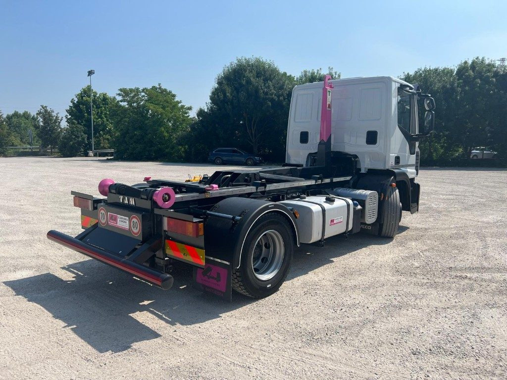IVECO EUROCARGO 140E25 SCARRABILE - Haakarmsysteem vrachtwagen: afbeelding 5 IVECO EUROCARGO 140E25 SCARRABILE - Haakarmsysteem vrachtwagen: afbeelding 5