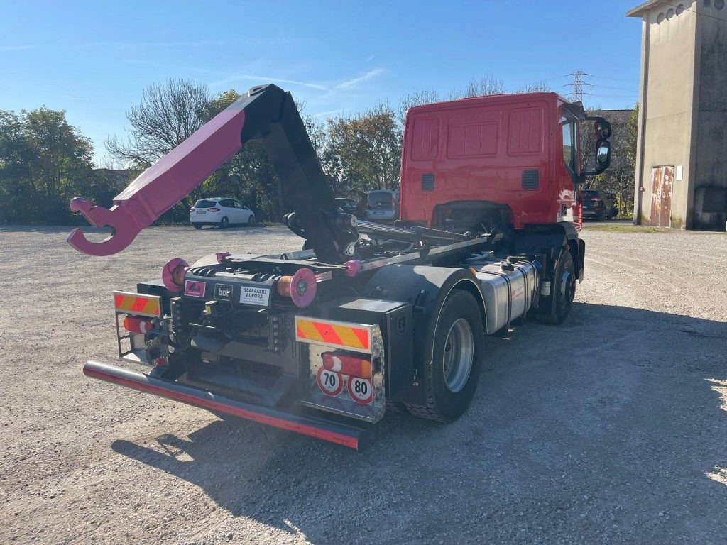 IVECO EUROCARGO 160E SCARRABILE - Haakarmsysteem vrachtwagen: afbeelding 5 IVECO EUROCARGO 160E SCARRABILE - Haakarmsysteem vrachtwagen: afbeelding 5
