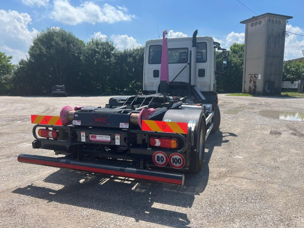 IVECO EUROCARGO 160E25 SCARRABILE - Haakarmsysteem vrachtwagen: afbeelding 4 IVECO EUROCARGO 160E25 SCARRABILE - Haakarmsysteem vrachtwagen: afbeelding 4