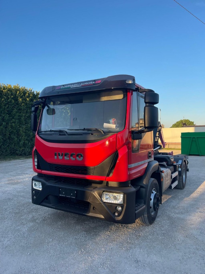 IVECO EUROCARGO 160E32 CON SCARRABILE NUOVO - Haakarmsysteem vrachtwagen: afbeelding 4 IVECO EUROCARGO 160E32 CON SCARRABILE NUOVO - Haakarmsysteem vrachtwagen: afbeelding 4