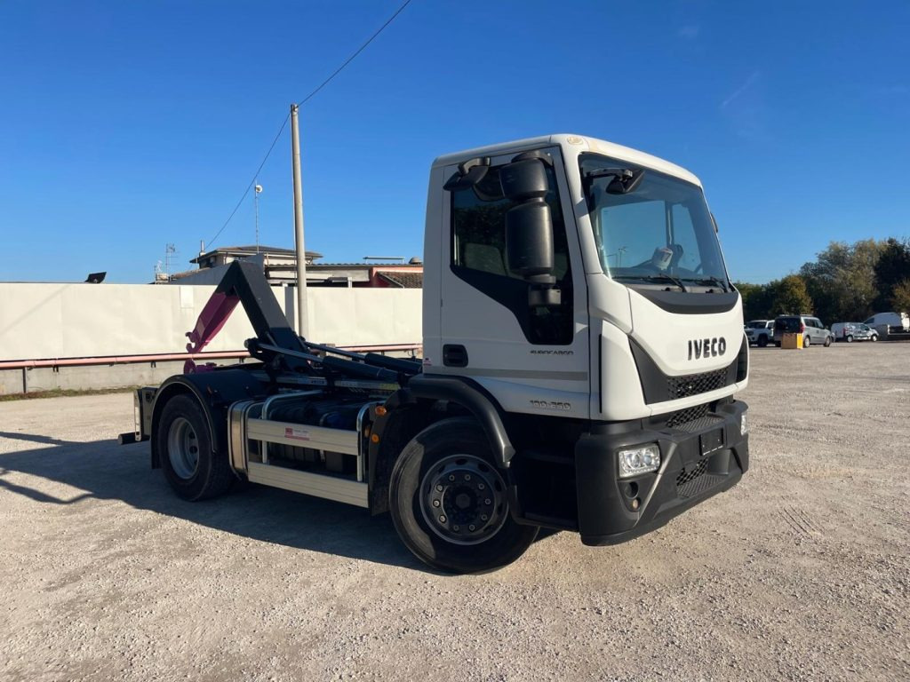 IVECO EUROCARGO 180E25 CON SCARRABILE NUOVO - Haakarmsysteem vrachtwagen: afbeelding 2 IVECO EUROCARGO 180E25 CON SCARRABILE NUOVO - Haakarmsysteem vrachtwagen: afbeelding 2