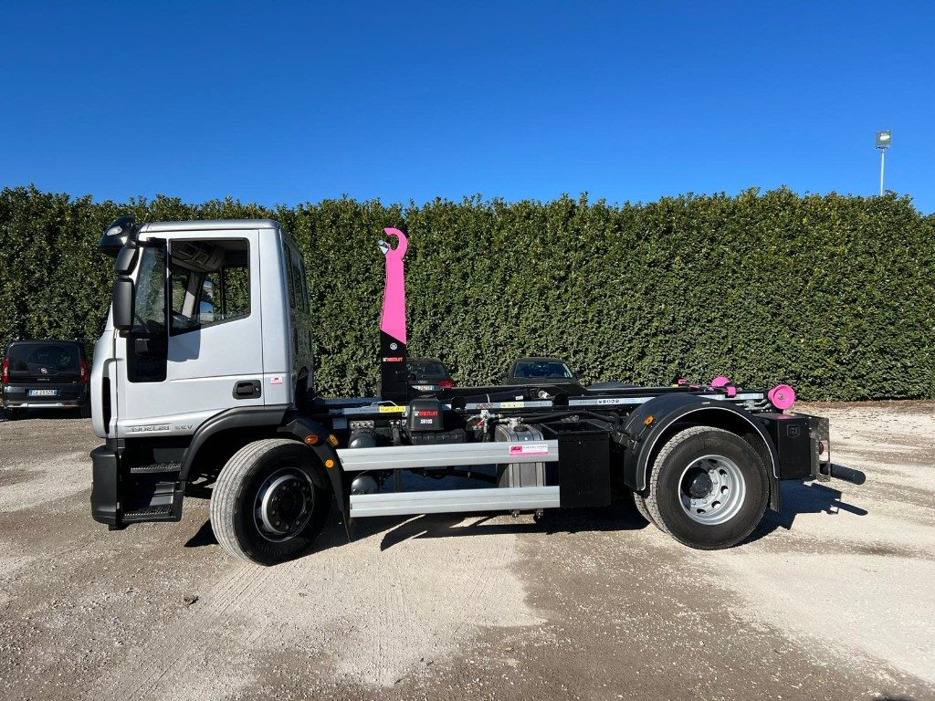 IVECO EUROCARGO 180EL28 SCARRABILE - Haakarmsysteem vrachtwagen: afbeelding 3 IVECO EUROCARGO 180EL28 SCARRABILE - Haakarmsysteem vrachtwagen: afbeelding 3