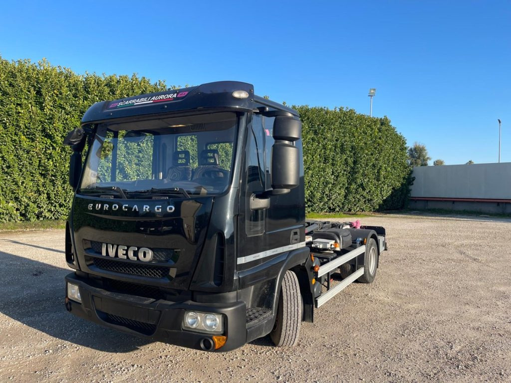 IVECO EUROCARGO 75E18 CON SCARRABILE NUOVO - Haakarmsysteem vrachtwagen: afbeelding 2 IVECO EUROCARGO 75E18 CON SCARRABILE NUOVO - Haakarmsysteem vrachtwagen: afbeelding 2