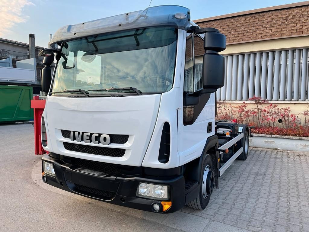 Haakarmsysteem vrachtwagen IVECO EUROCARGO 80 E18 CON IMPIANTO SCARRABILE NUO: afbeelding 9