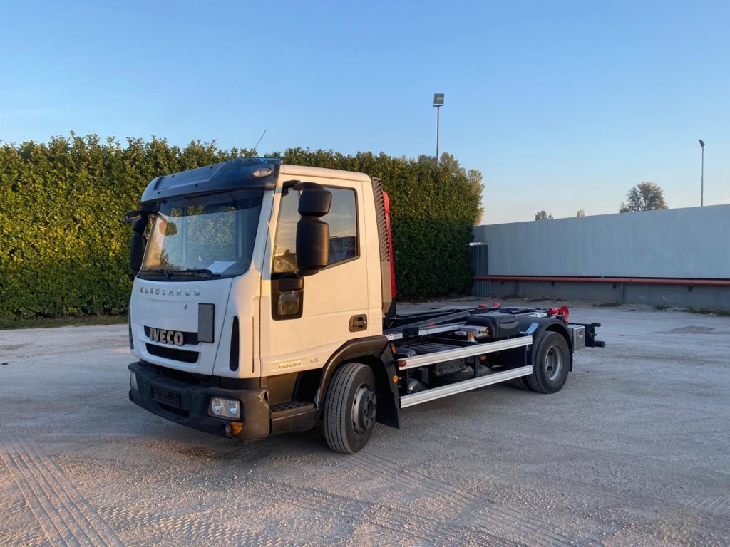 IVECO EUROCARGO 80 E18 CON IMPIANTO SCARRABILE NUO - Haakarmsysteem vrachtwagen: afbeelding 3 IVECO EUROCARGO 80 E18 CON IMPIANTO SCARRABILE NUO - Haakarmsysteem vrachtwagen: afbeelding 3